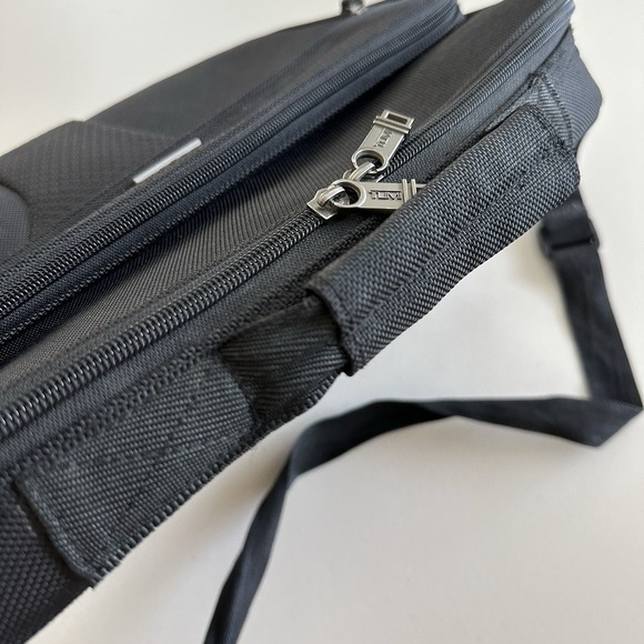 Tumi Laptop Bag Slim 15 Inch Black Ballistic Nylon Briefcase Work Travel - Picture 3 of 10